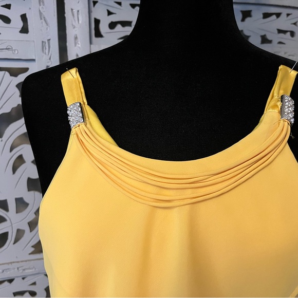 💛HOST PICK💛 SENSATIONAL SOFT YELLOW LAYERED SPAGHETTI STRAPS LONG FORMAL DRESS - Picture 4 of 10